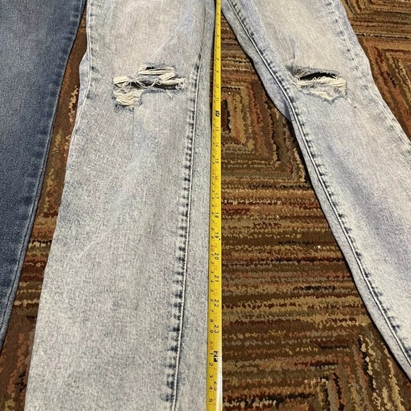 Set Of 3 Woman’s 2 Pair Of Blue Wash Jeans And Shorts Old Navy H&M Size 4 - Picture 5 of 10